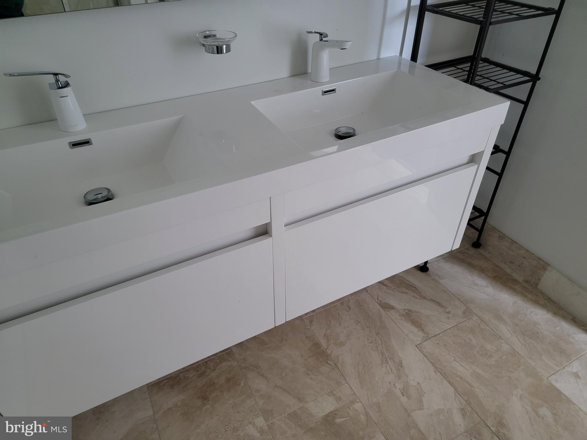 OLIVER - Residential Lease