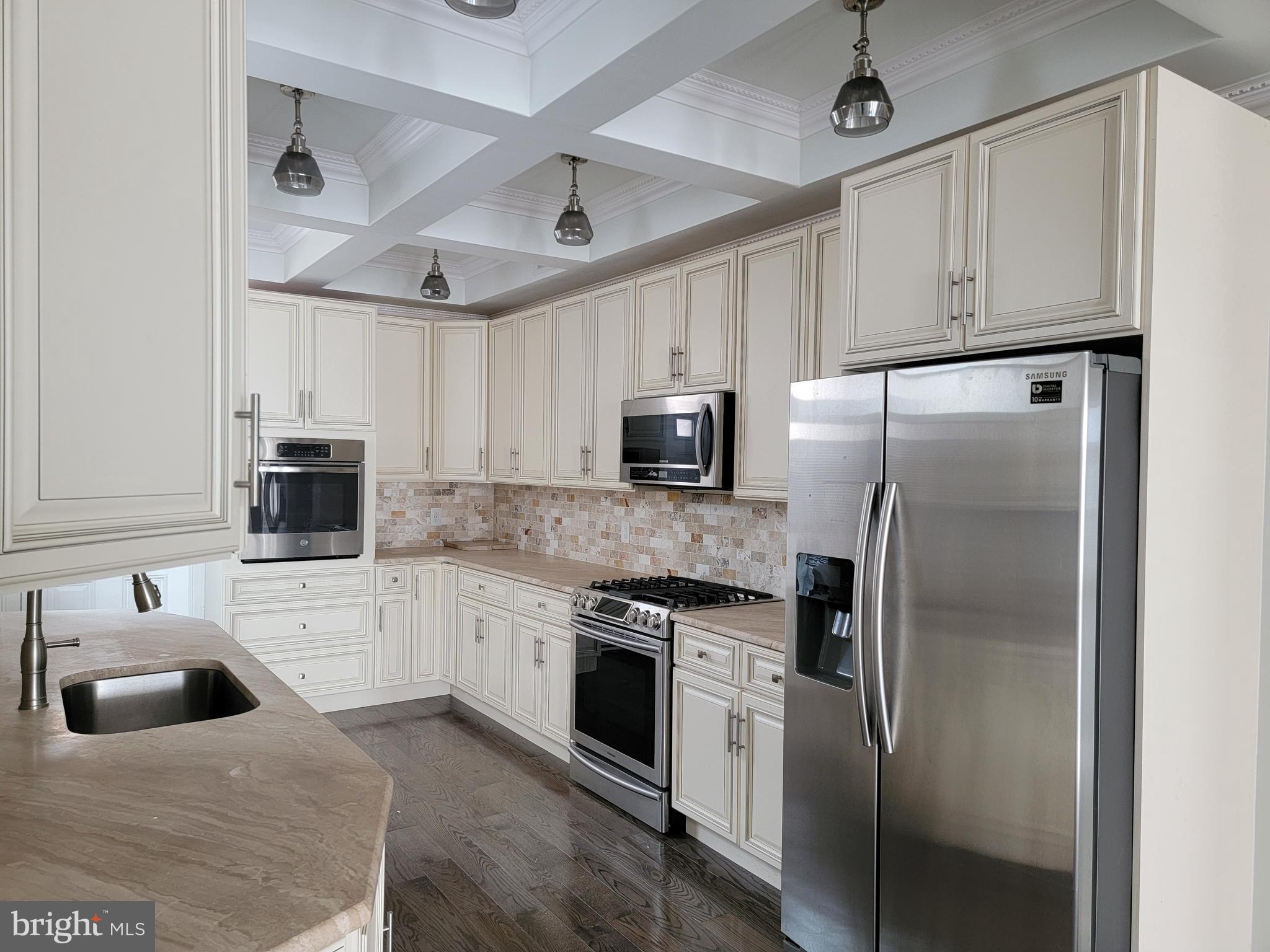 OLIVER - Residential Lease