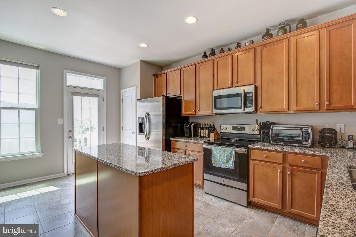 HEATHCOTE COMMONS - Residential Lease