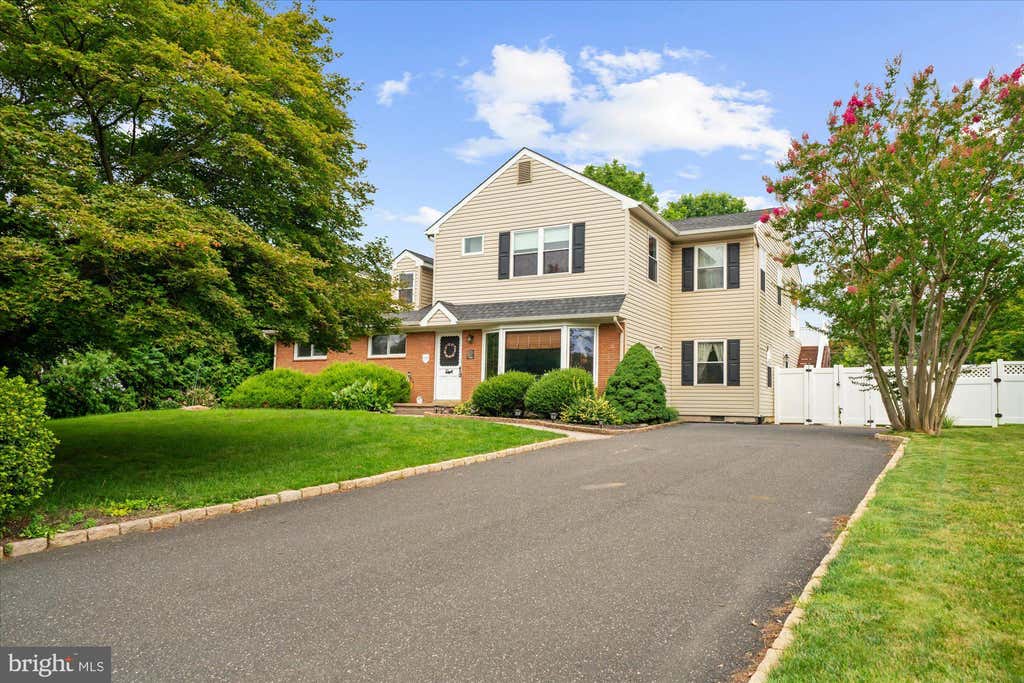 Photo of 34 Butternut Drive, HATBORO, PA 19040 (MLS # PAMC2191334)