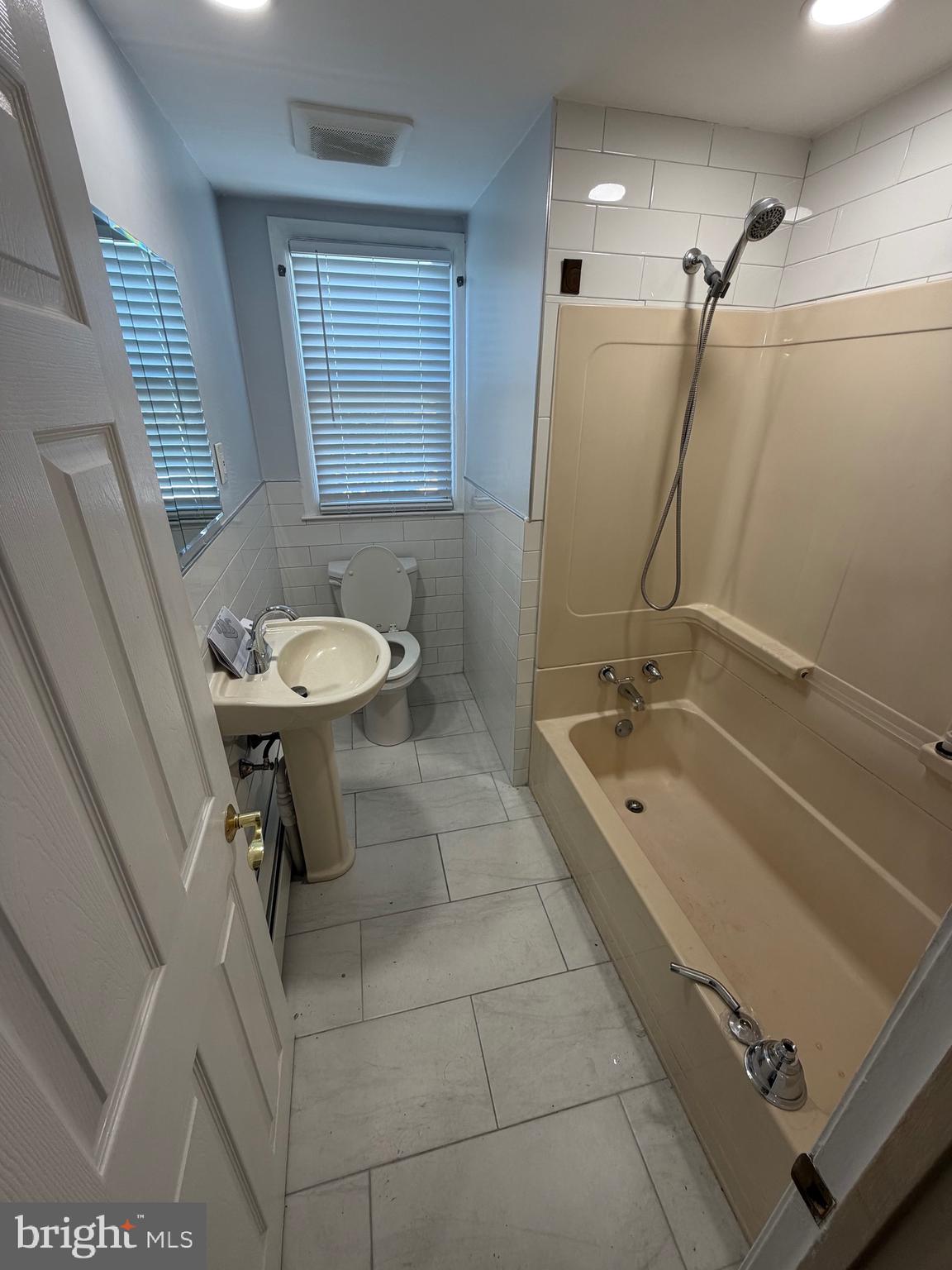 CLIFTON HEIGHTS - Residential