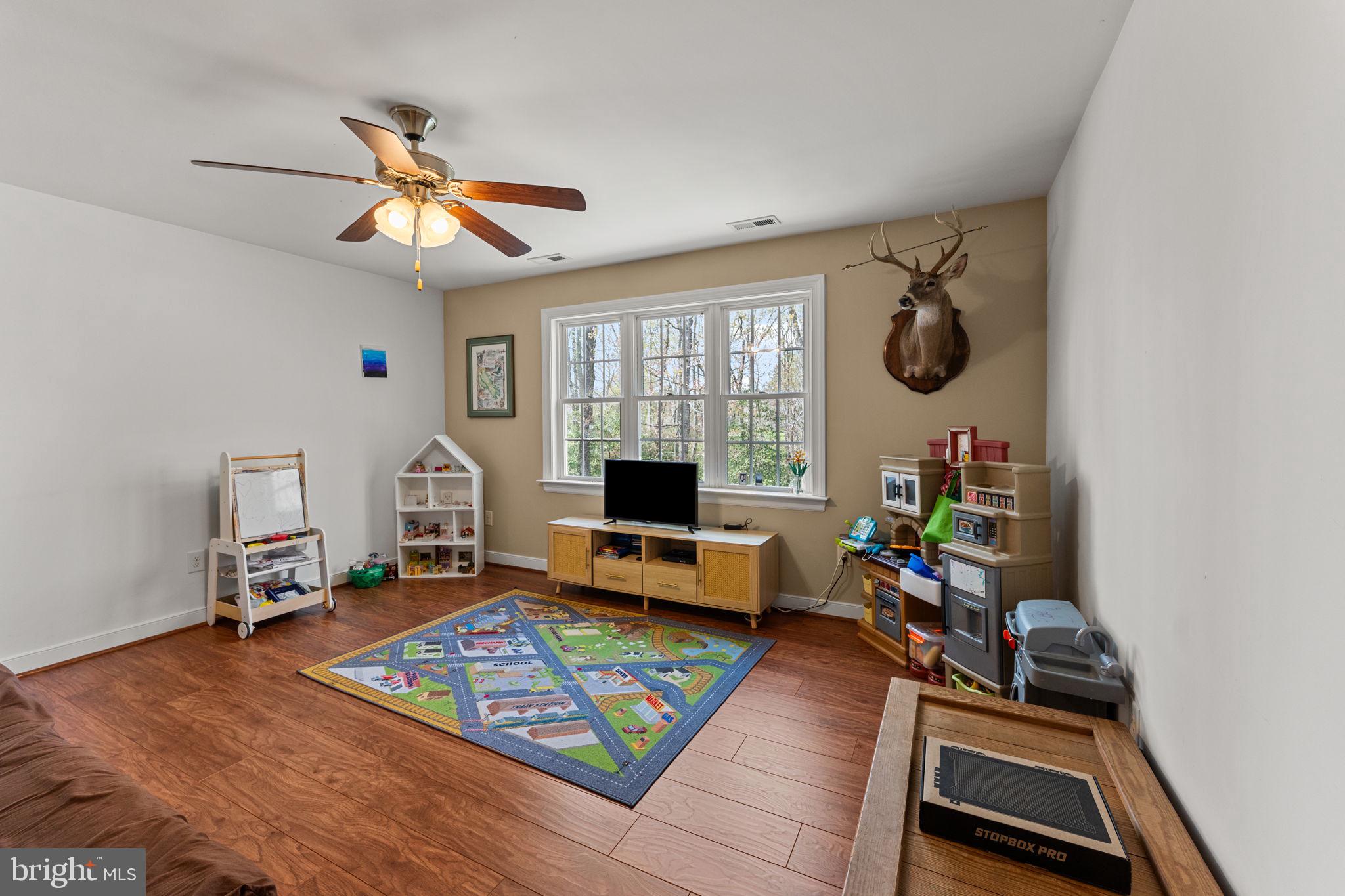 MOUNT LANDING - Residential