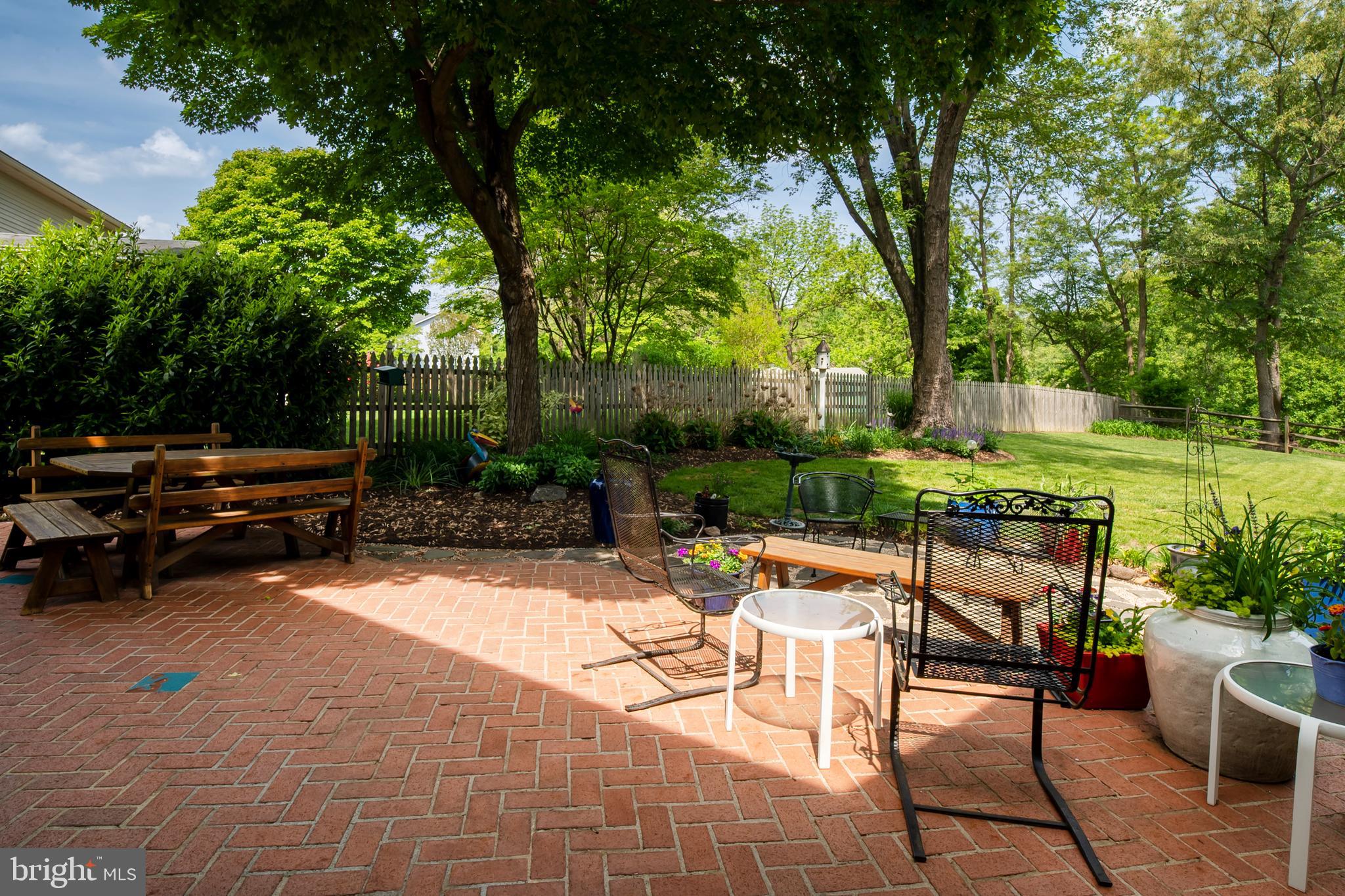 CHESTNUT FARMS - Residential