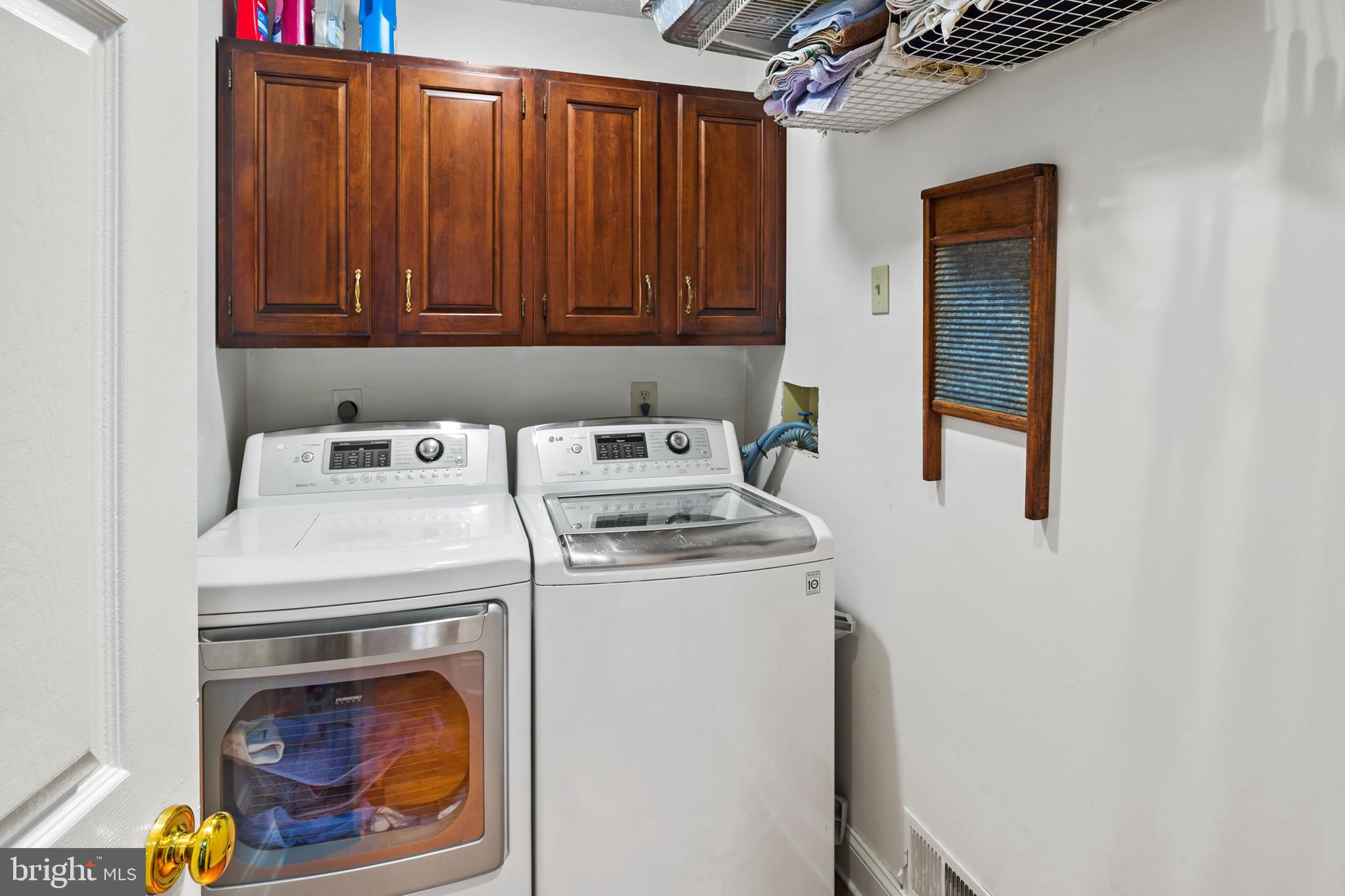 CHESTNUT FARMS - Residential