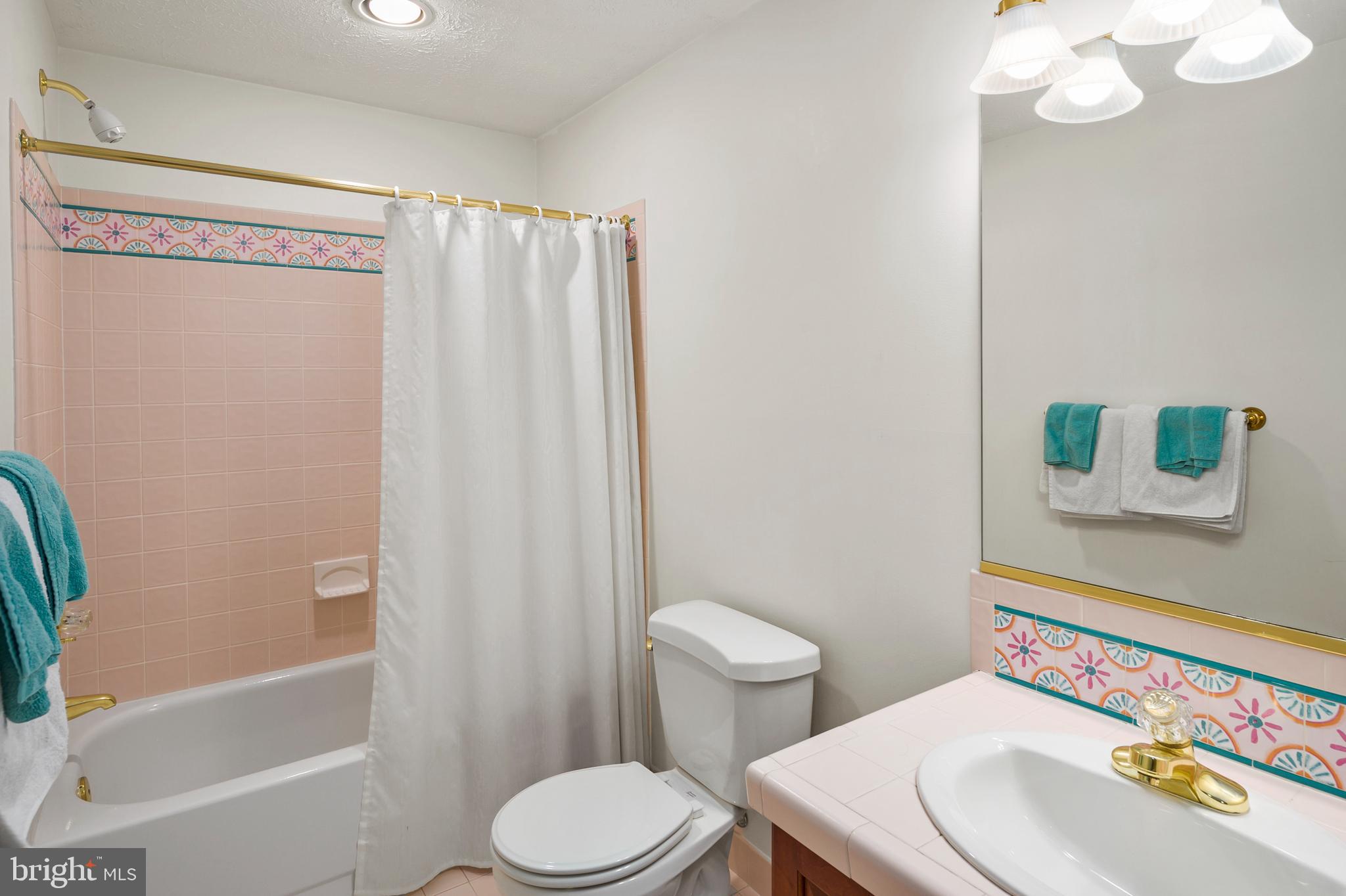 CHESTNUT FARMS - Residential