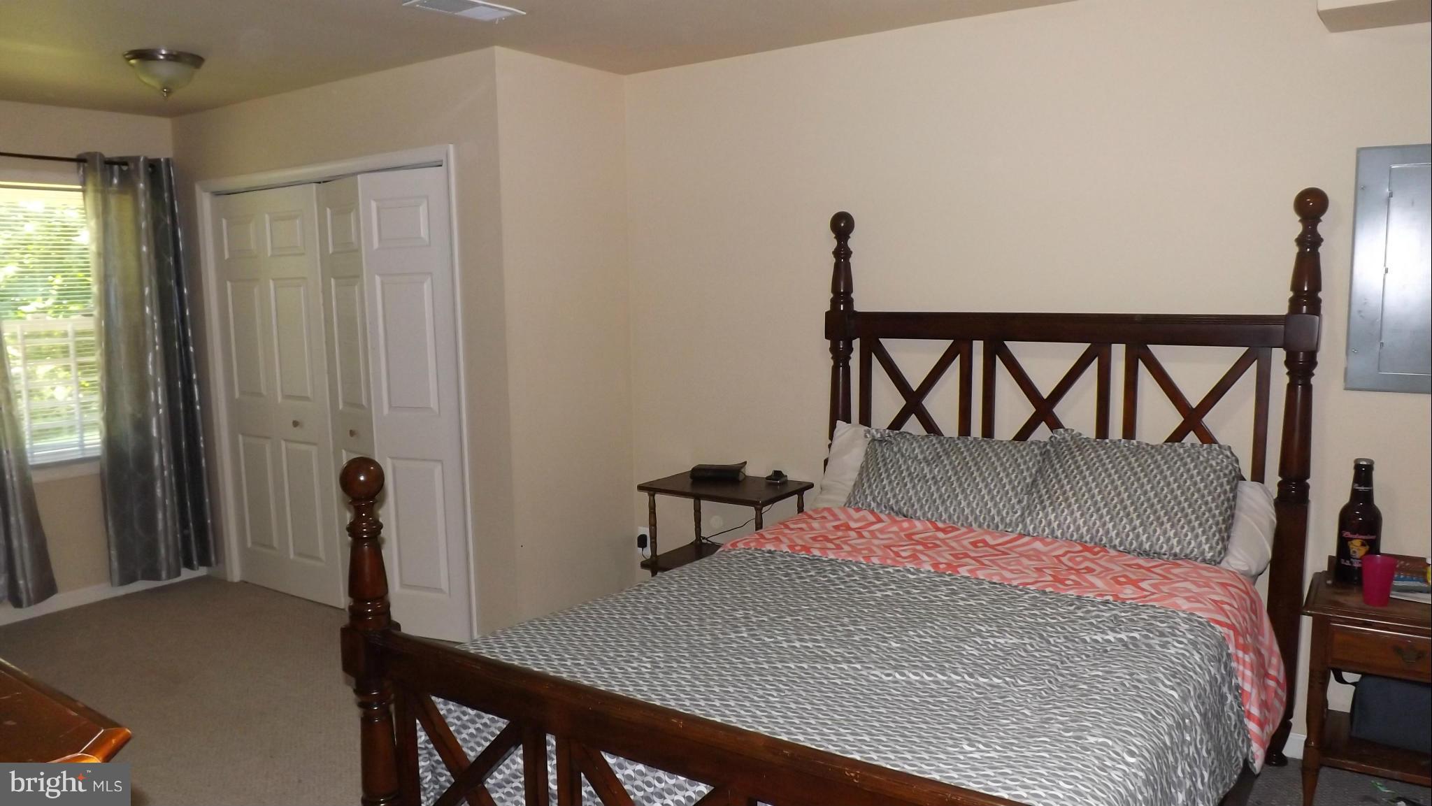 SOUTH LAWN - Residential