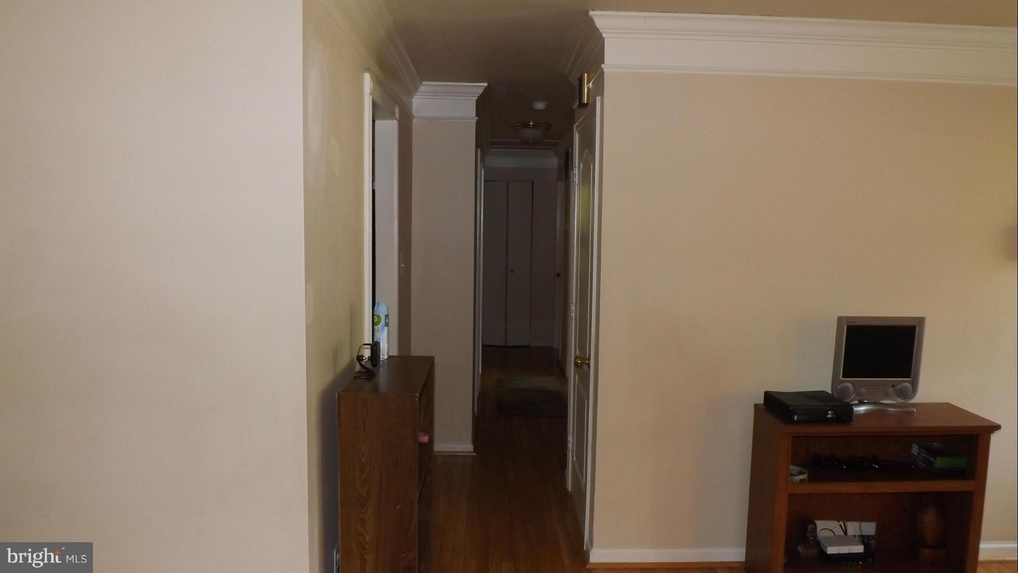 SOUTH LAWN - Residential