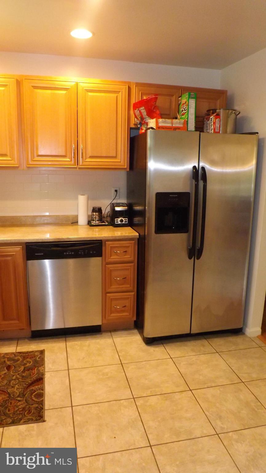 SOUTH LAWN - Residential