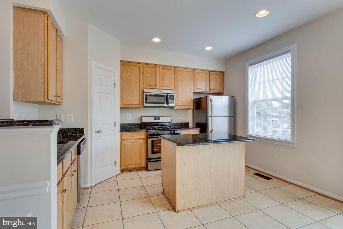 5512 SACRAMENTO PLACE