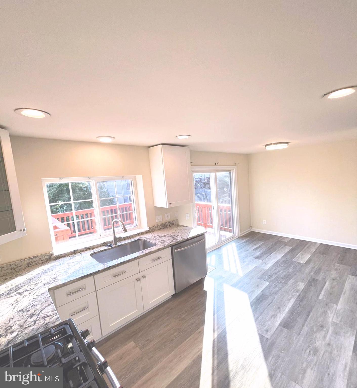 CAROLYN FOREST - Residential