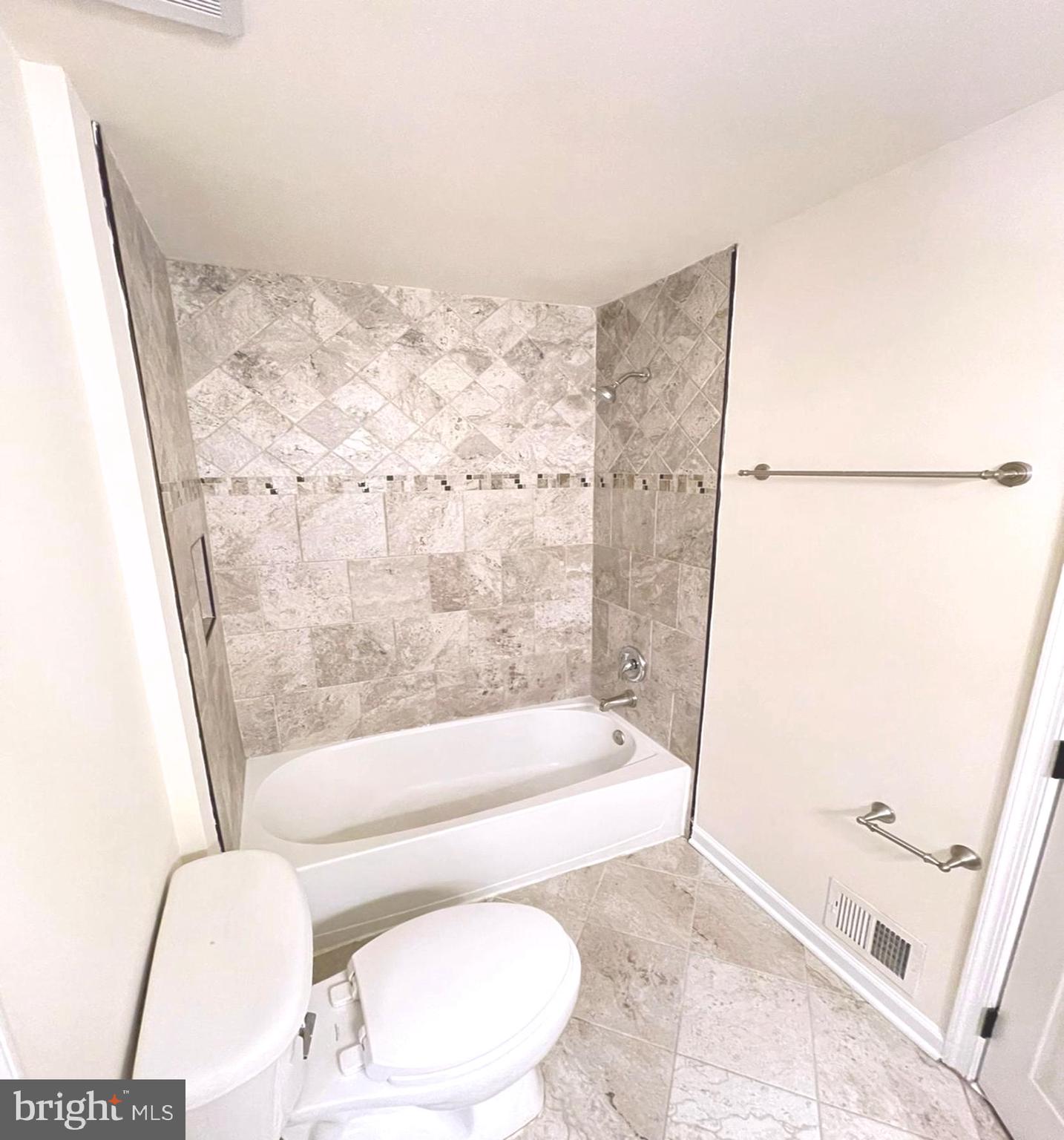 CAROLYN FOREST - Residential