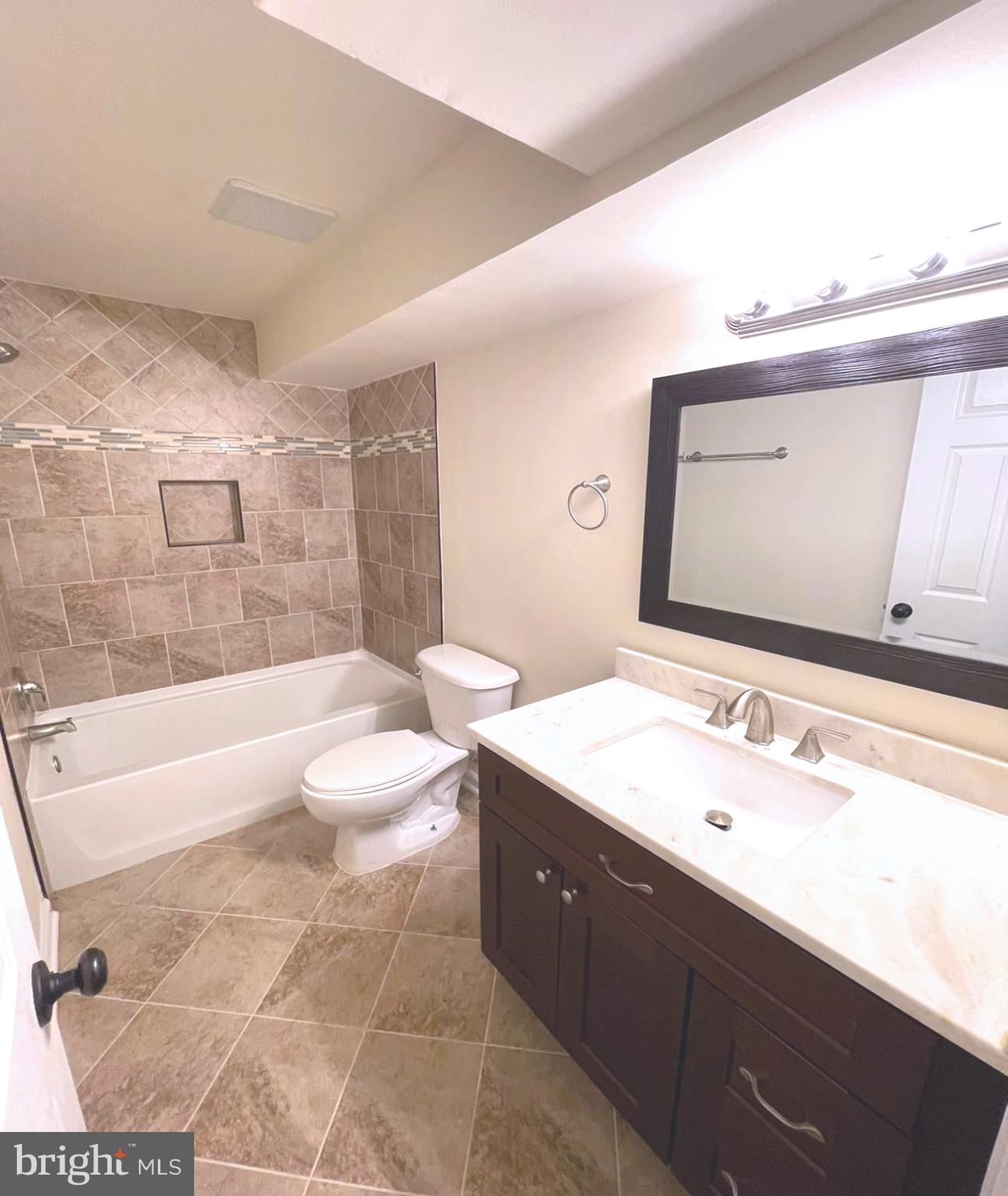 CAROLYN FOREST - Residential