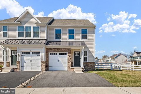 235 FELIX DRIVE NEWARK DE 19713