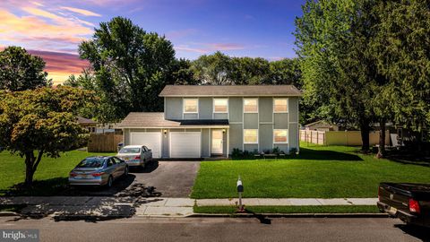 4 BEDFORD COURT MOUNT HOLLY NJ 08060