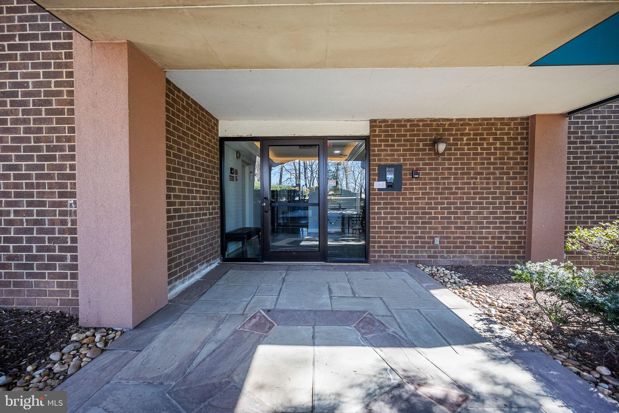 1515 S ARLINGTON RIDGE ROAD 703