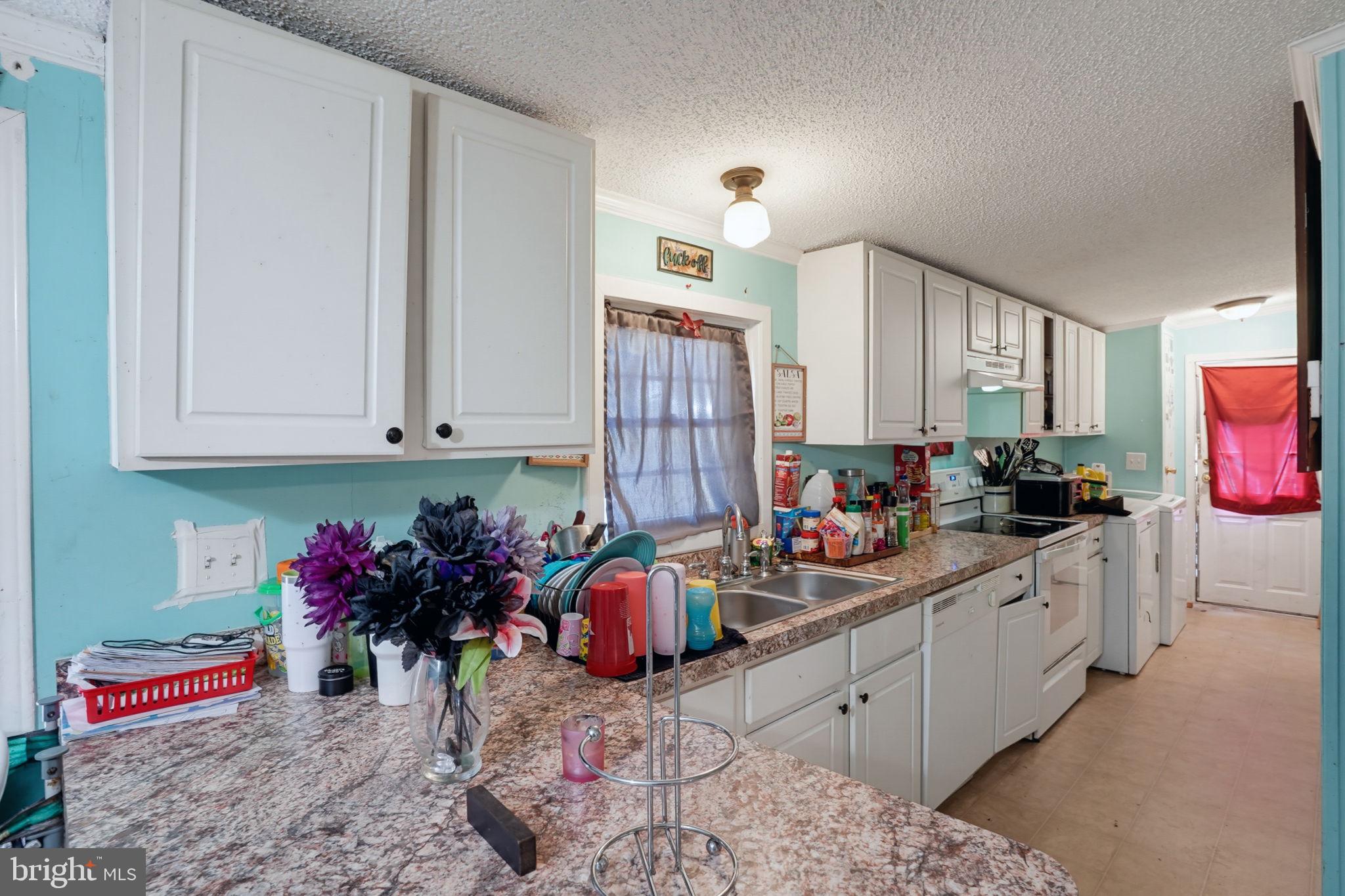 24 WHITE PINE DRIVE