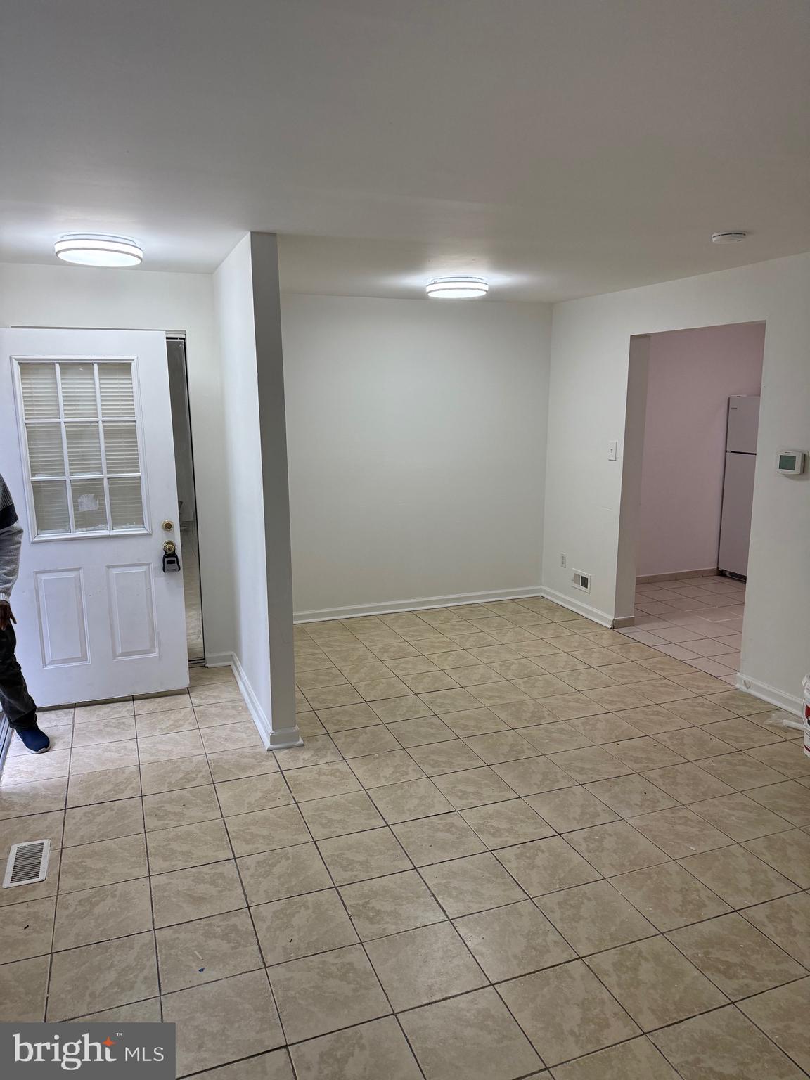 WHISKEY BOTTOM SQUARE - Residential Lease