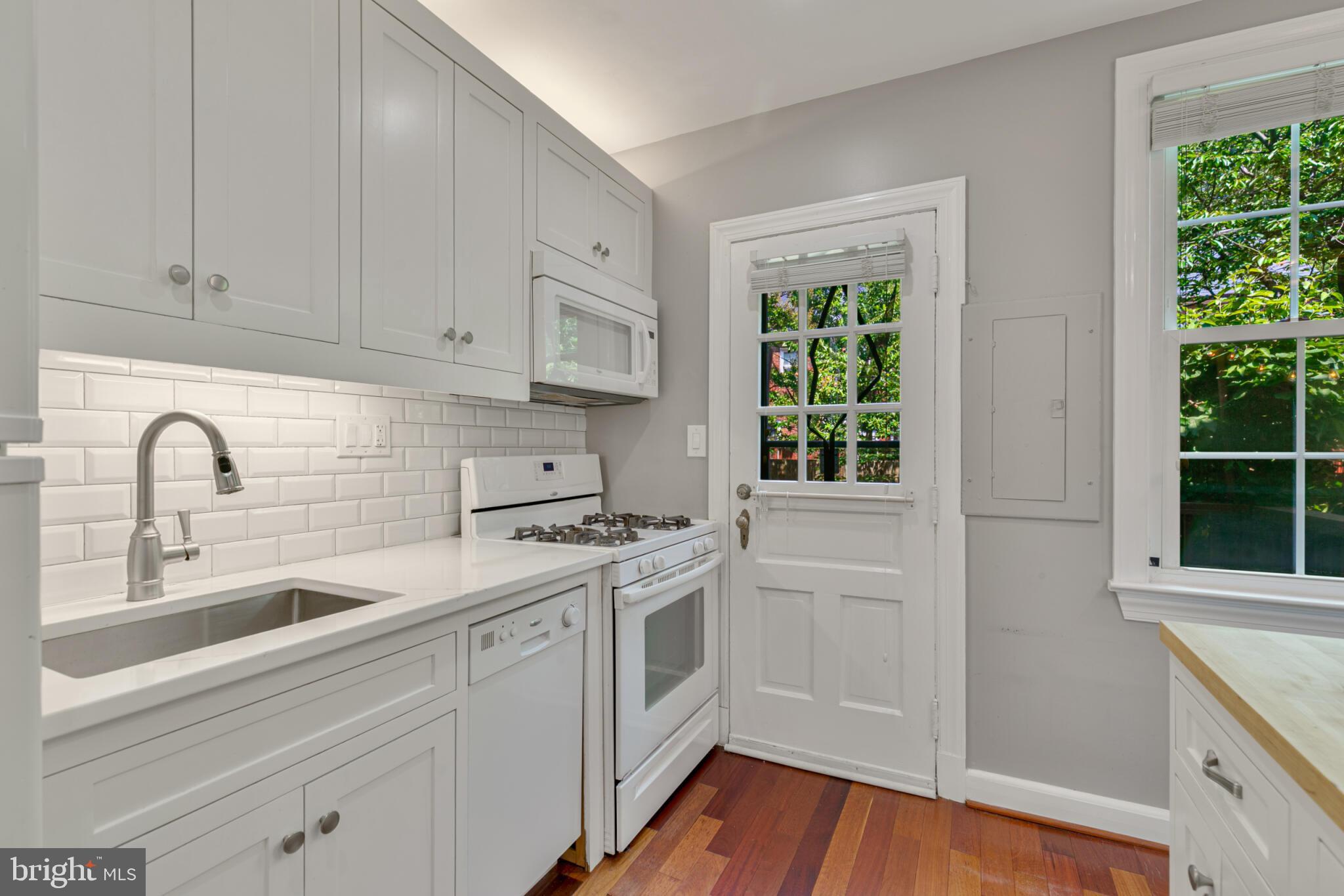 ARLINGTON VILLAGE - Residential Lease