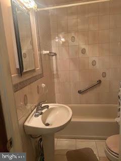 CARROLL PARK - Residential Lease