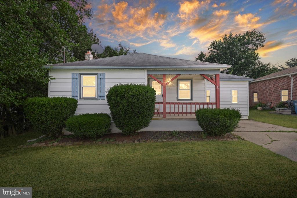Photo of 17 Schoolhouse Lane, WINDSOR, PA 17366 (MLS # PAYK2084200)