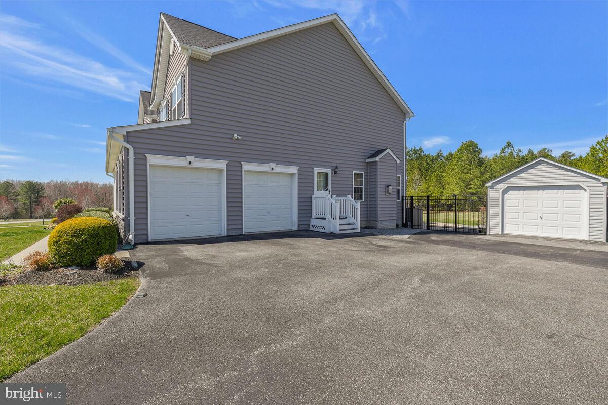 4533 COACHMANS PATH COURT