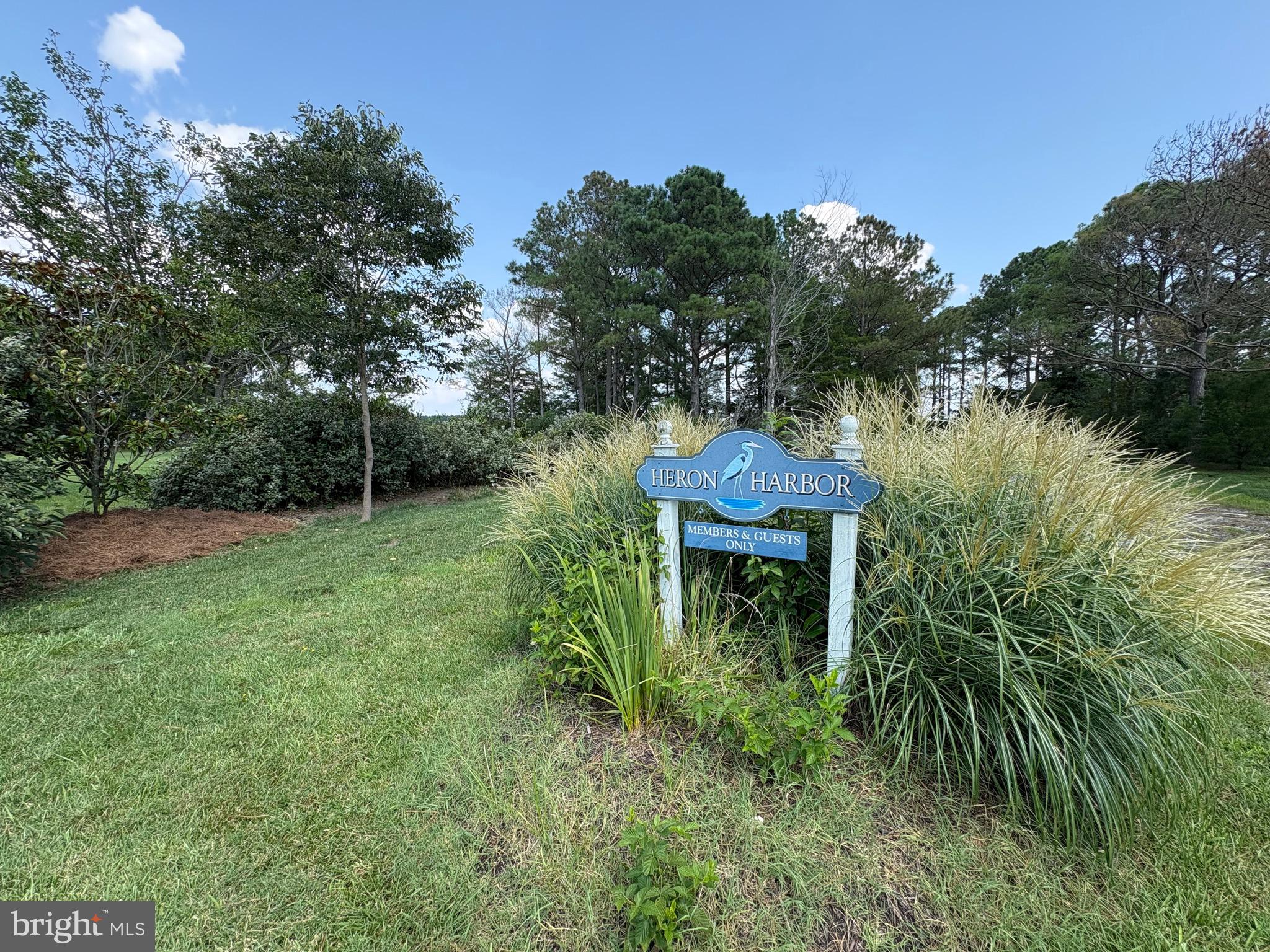 5229 HERON ROAD