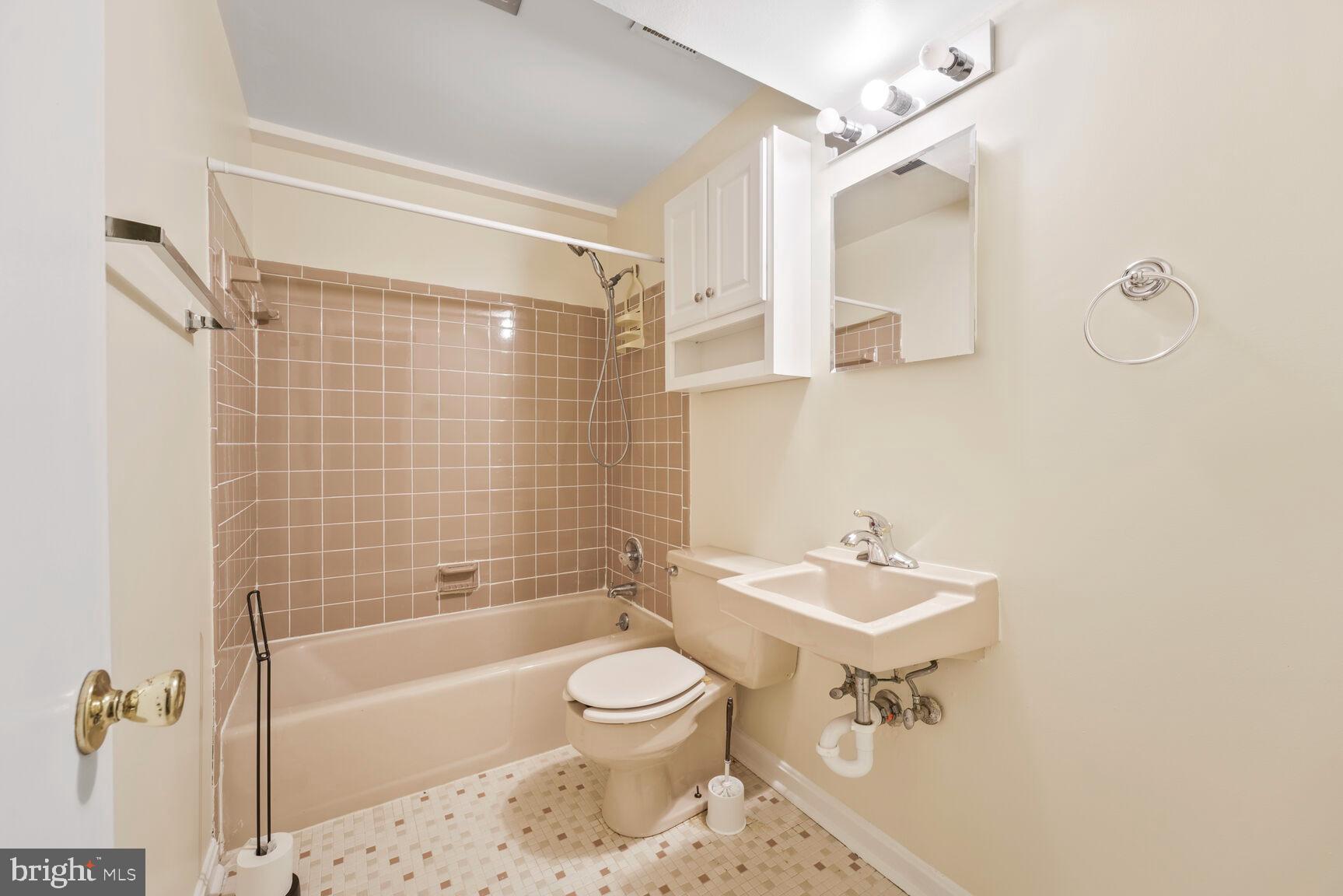 MARLTON - Residential