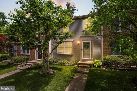 8455 AURORA COURT LORTON VA 22079