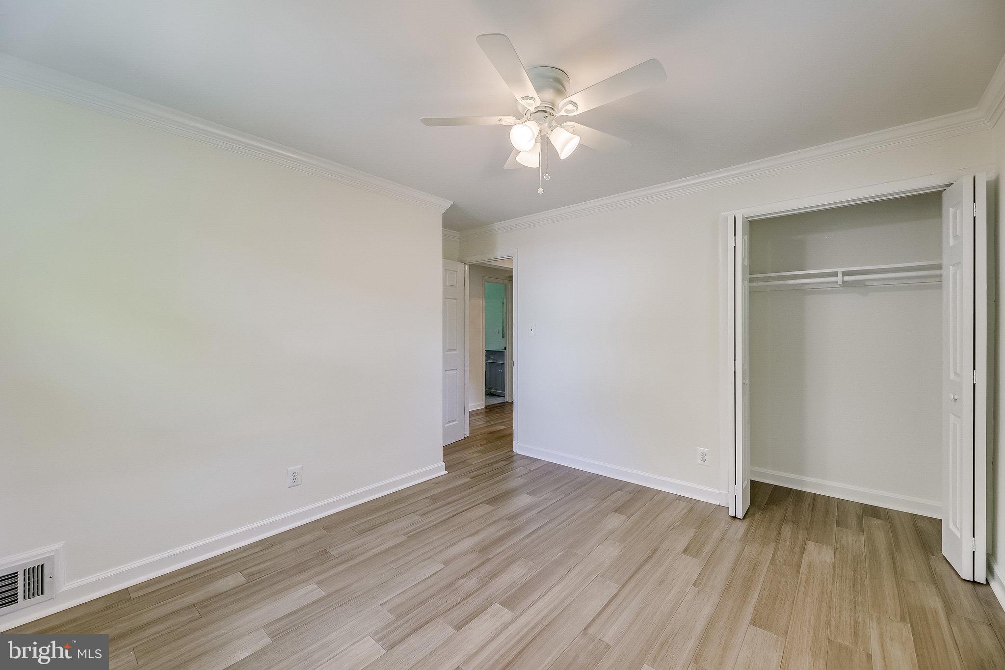 LINCOLNIA HILLS - Residential