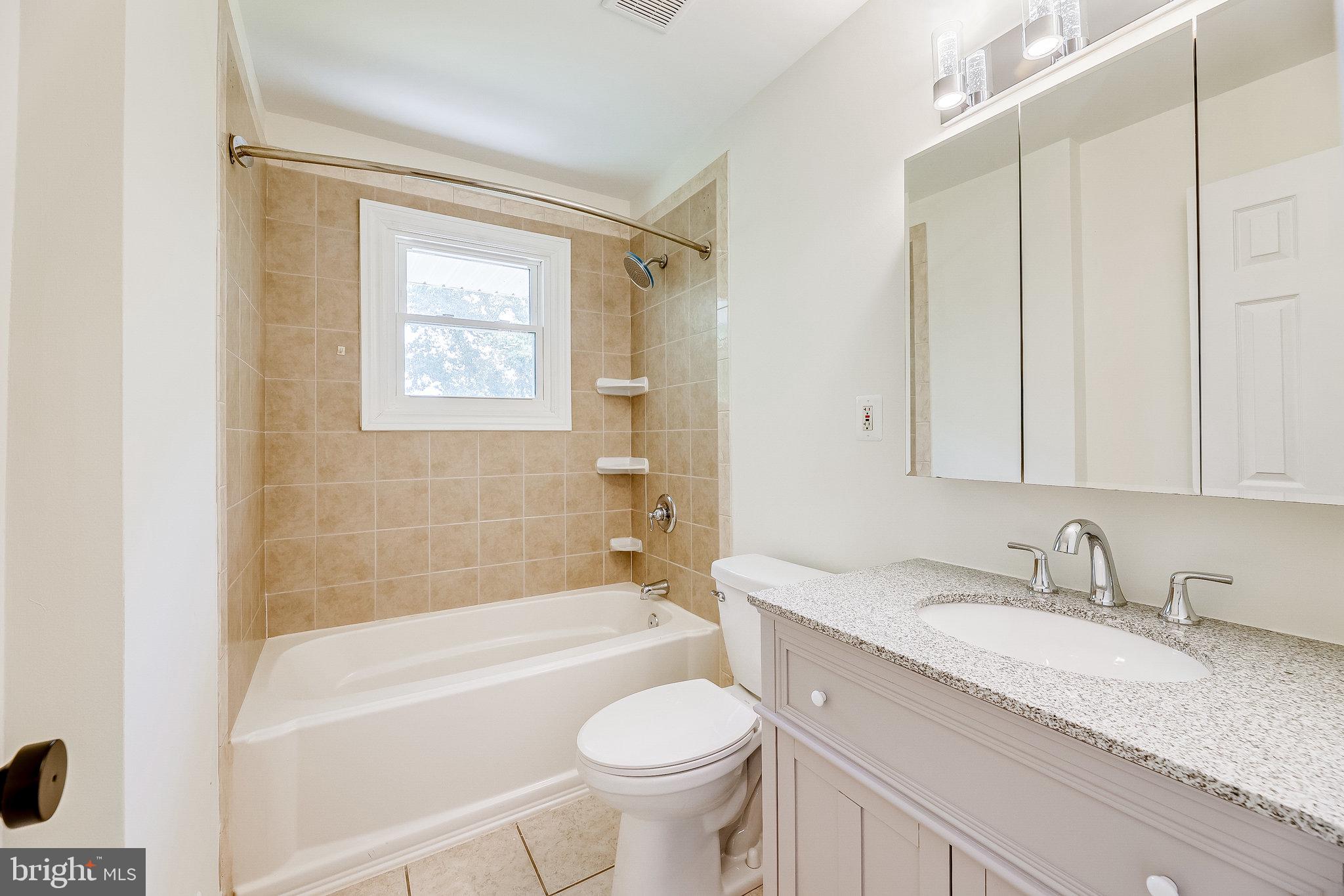 LINCOLNIA HILLS - Residential