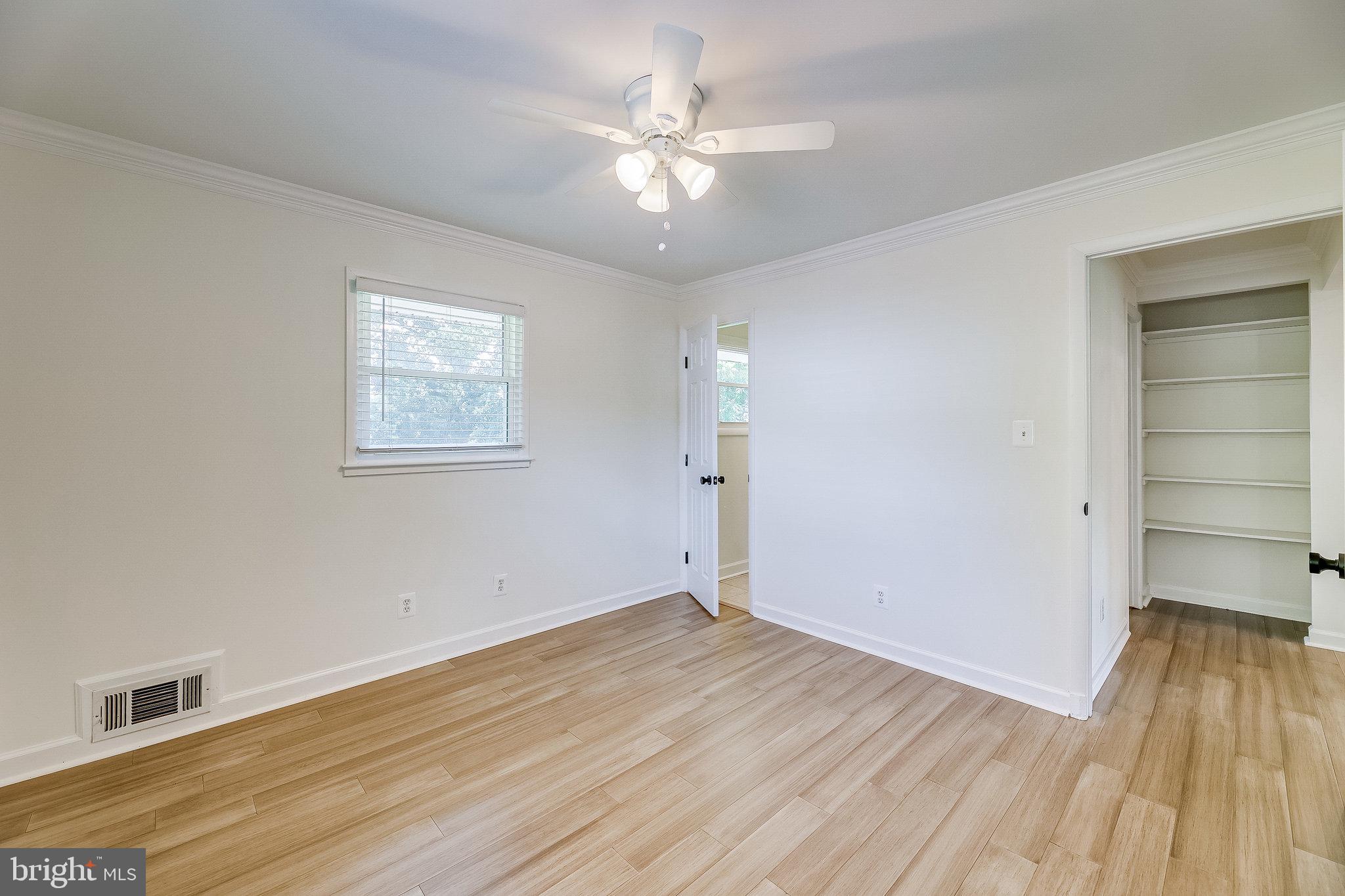 LINCOLNIA HILLS - Residential