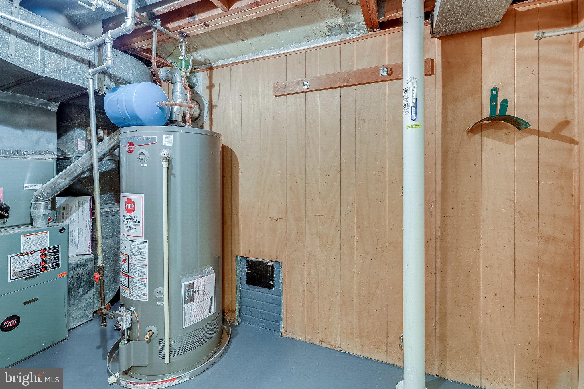 LINCOLNIA HILLS - Residential