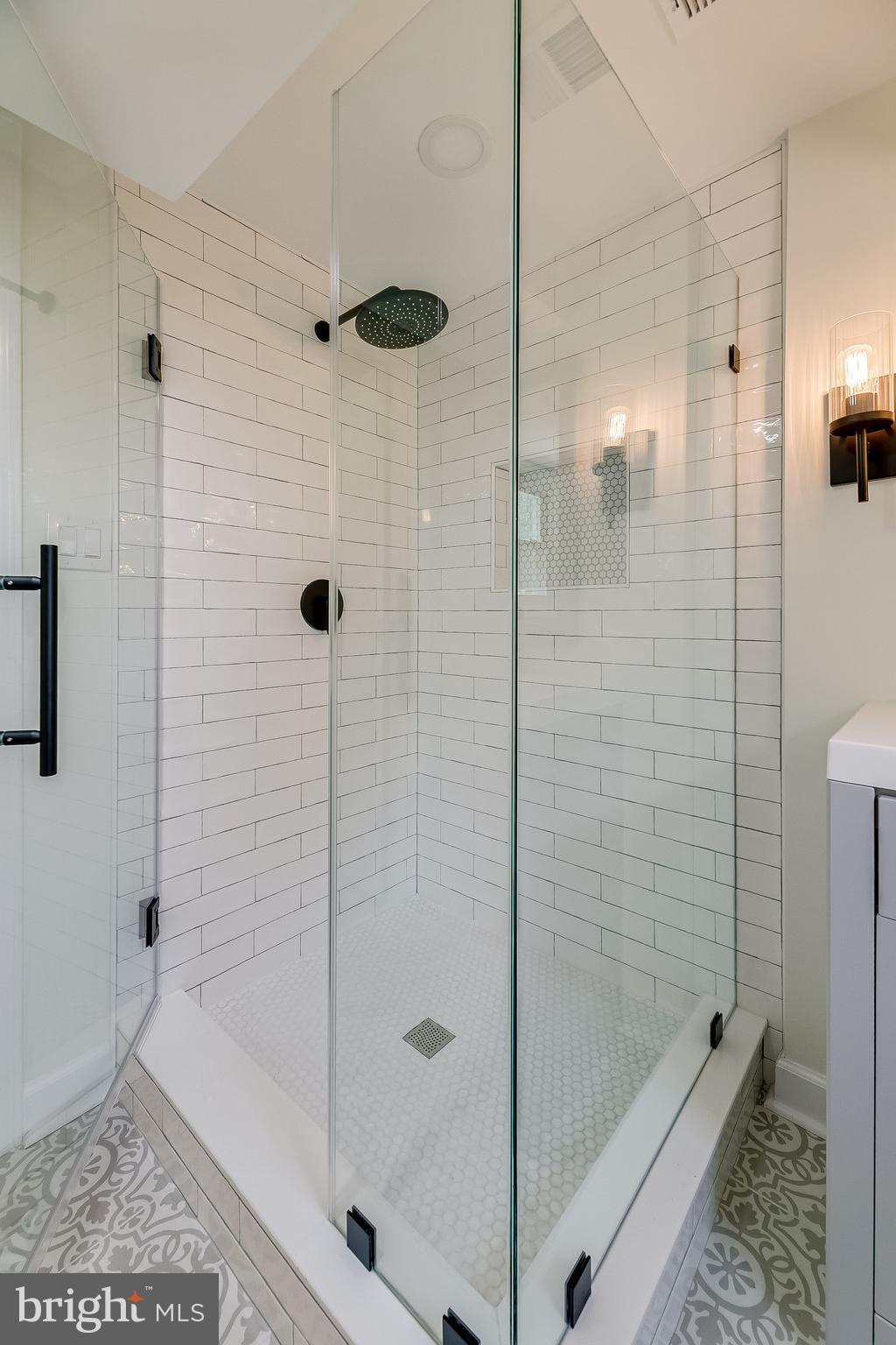 LINCOLNIA HILLS - Residential