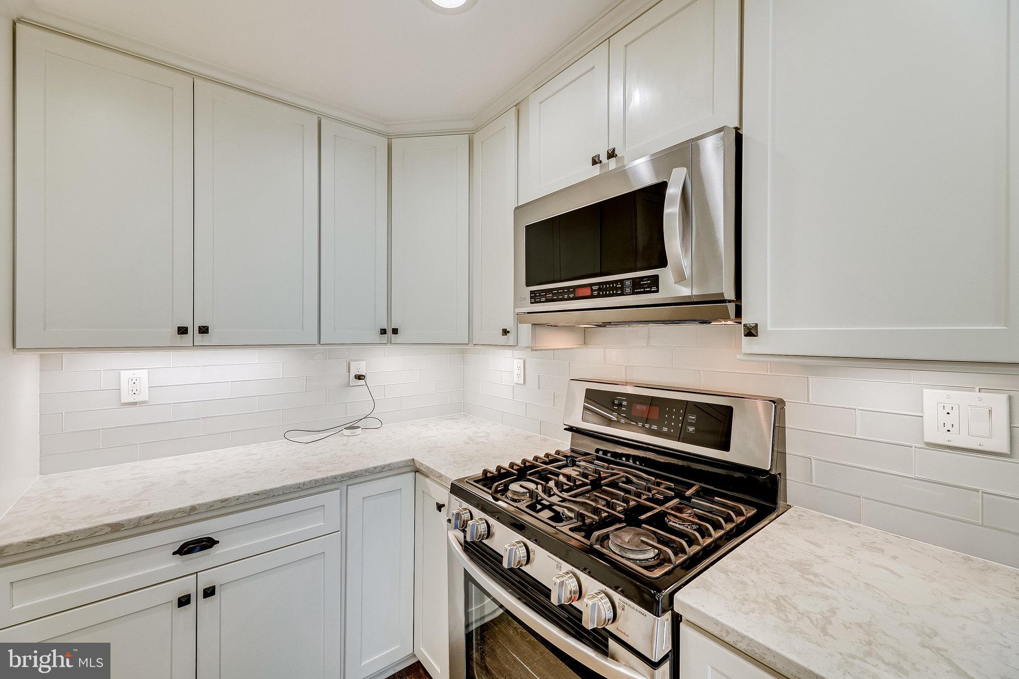 LINCOLNIA HILLS - Residential