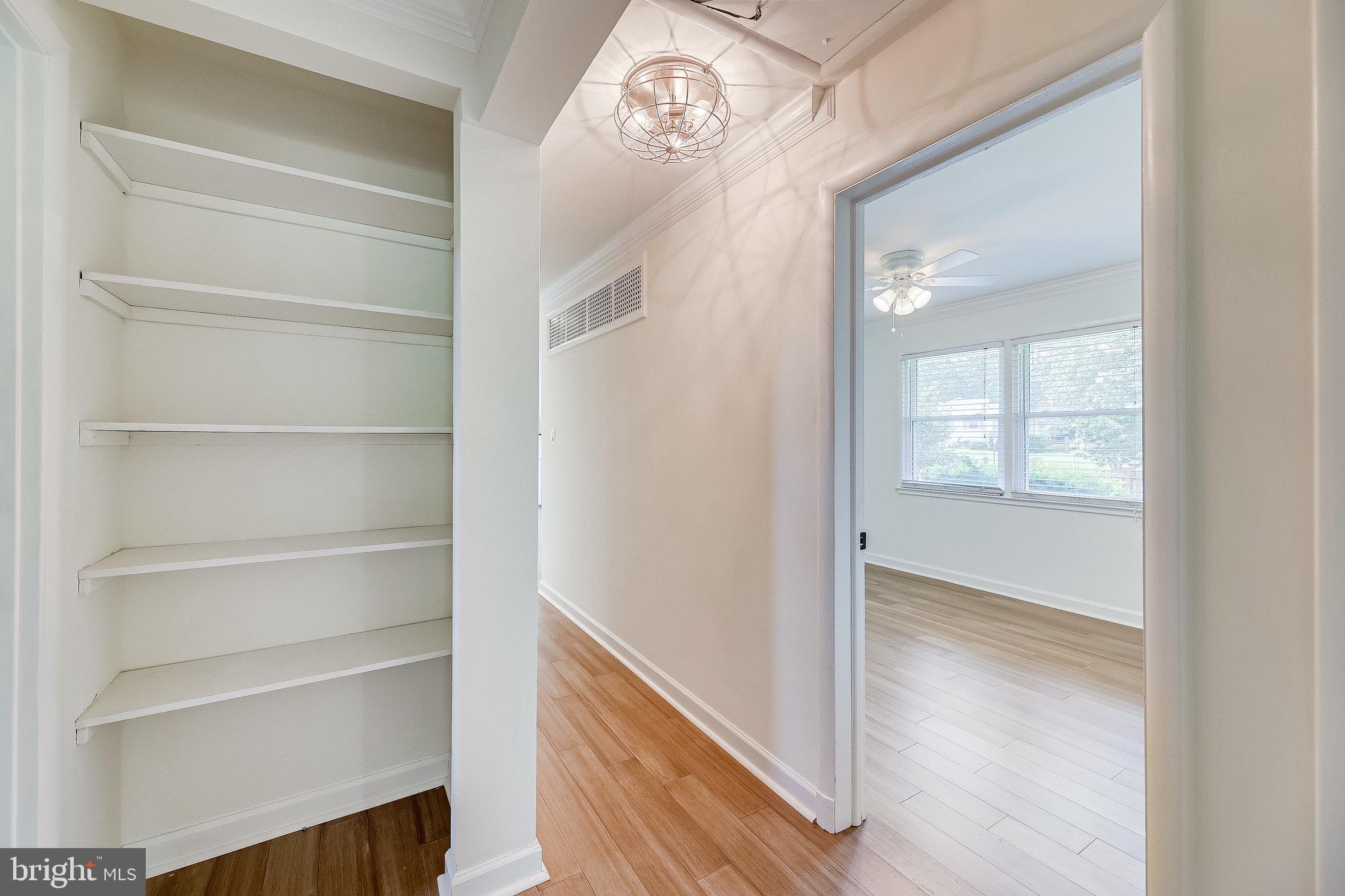 LINCOLNIA HILLS - Residential