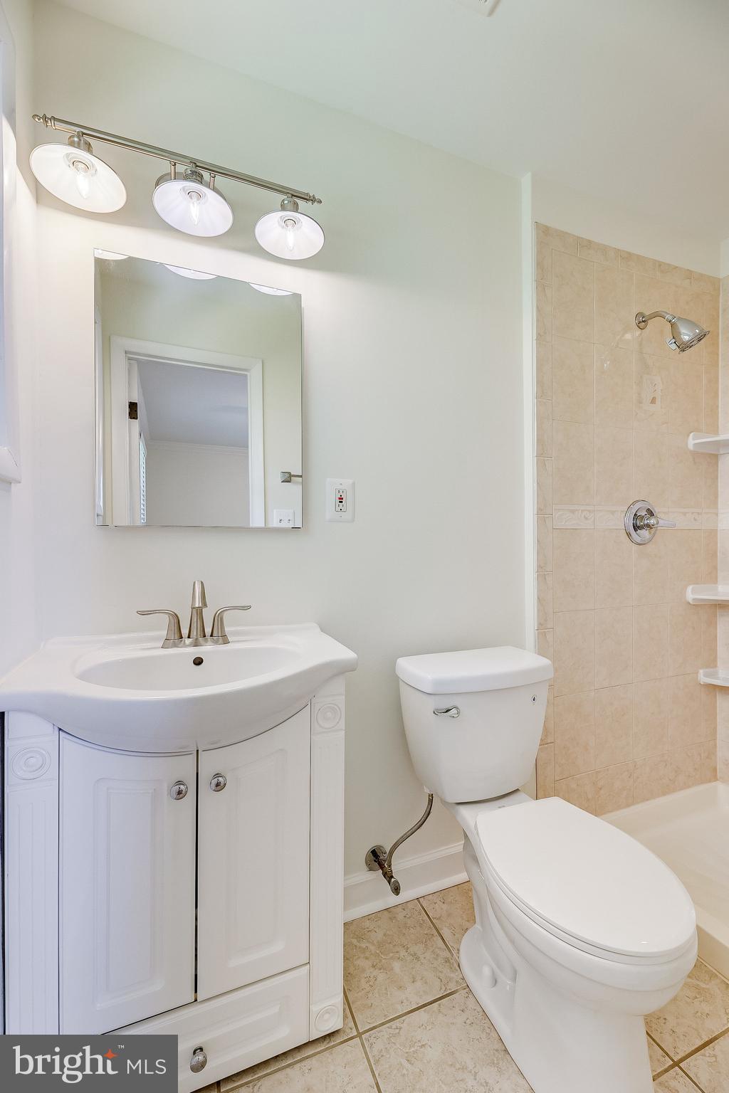 LINCOLNIA HILLS - Residential