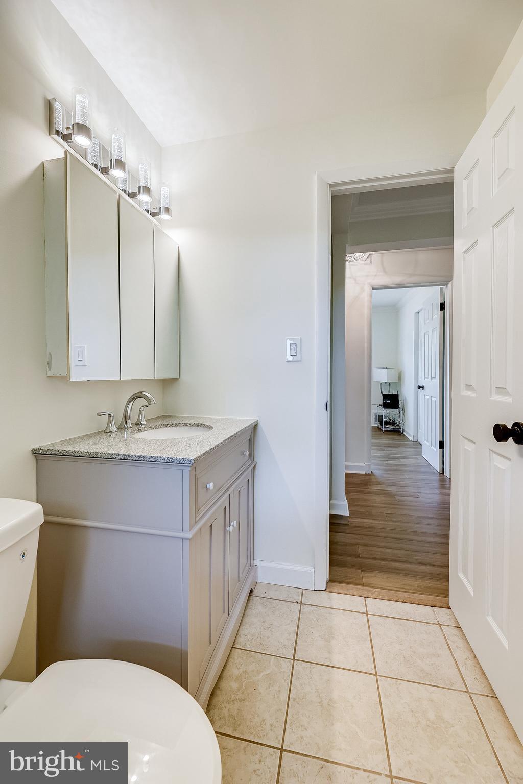 LINCOLNIA HILLS - Residential