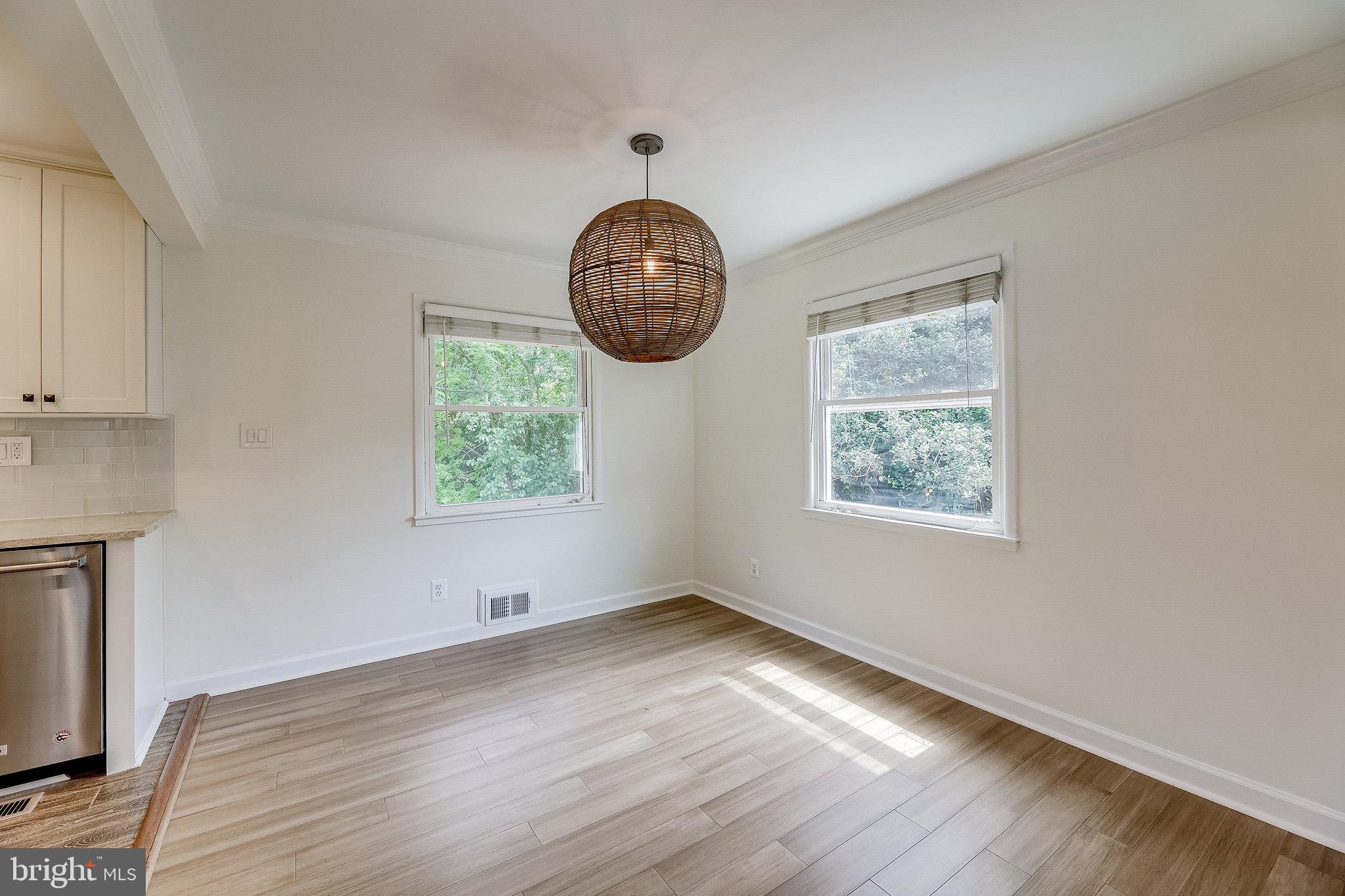 LINCOLNIA HILLS - Residential