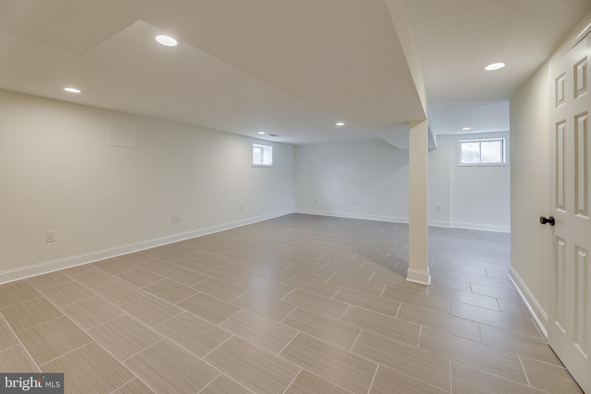 LINCOLNIA HILLS - Residential