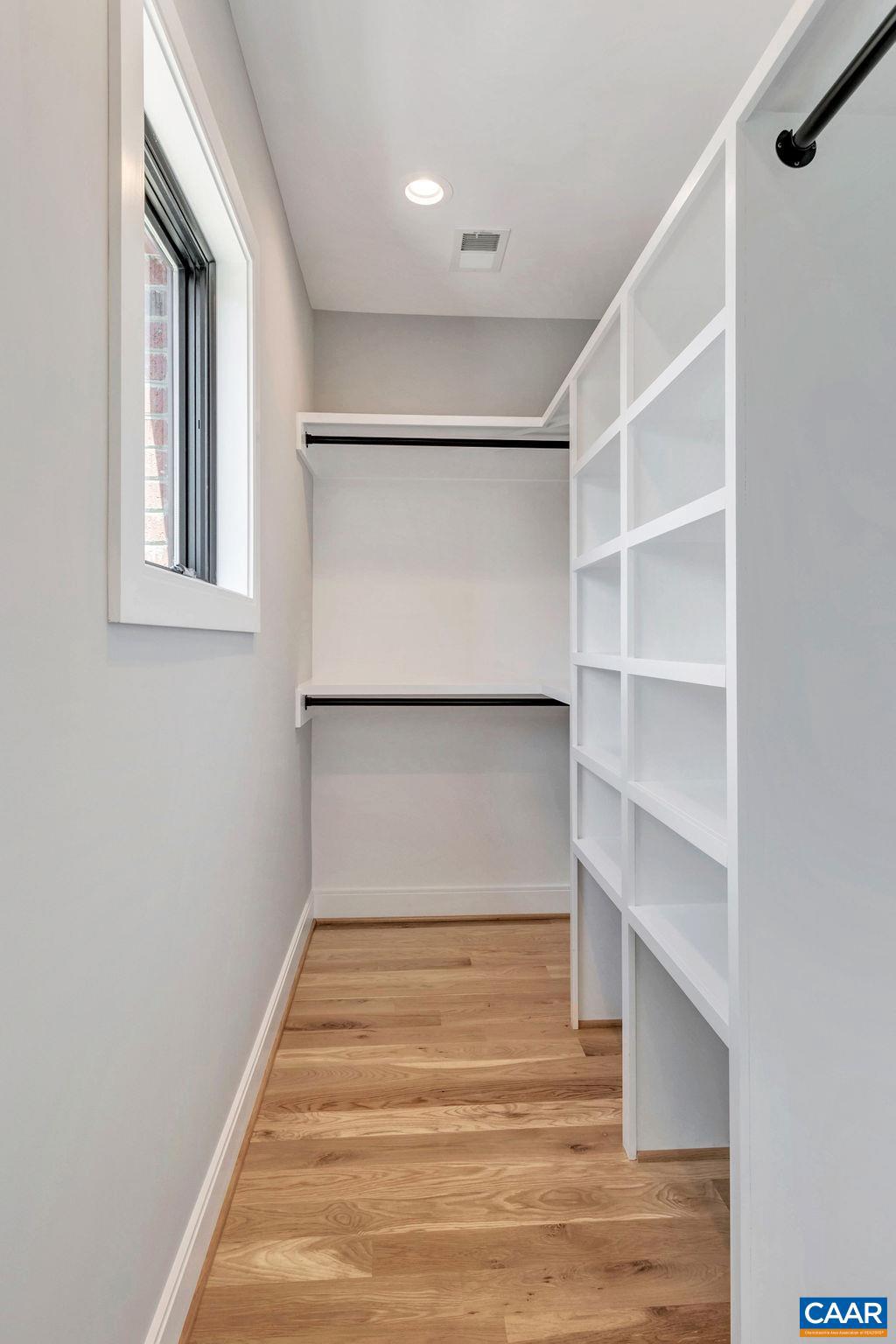 LOCHLYN HILL - Residential