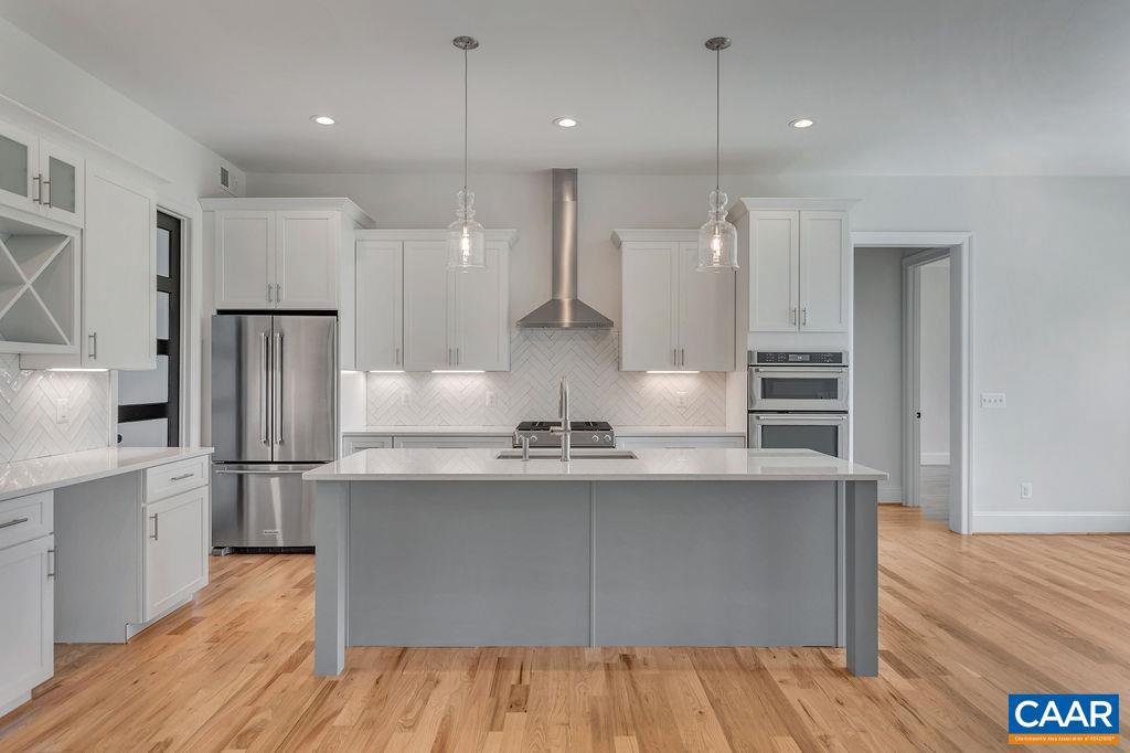 LOCHLYN HILL - Residential