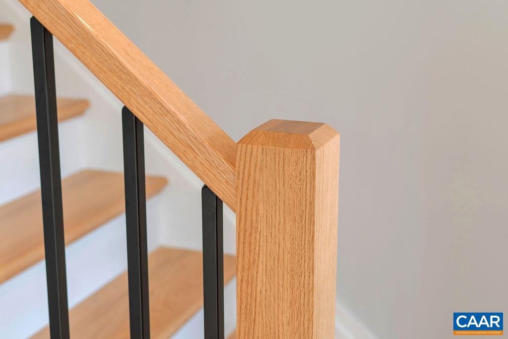 LOCHLYN HILL - Residential