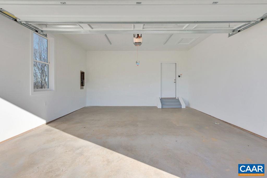 LOCHLYN HILL - Residential