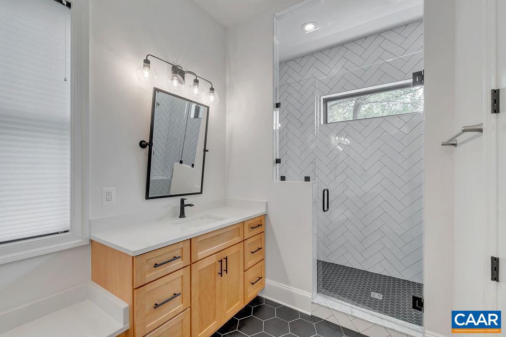 LOCHLYN HILL - Residential