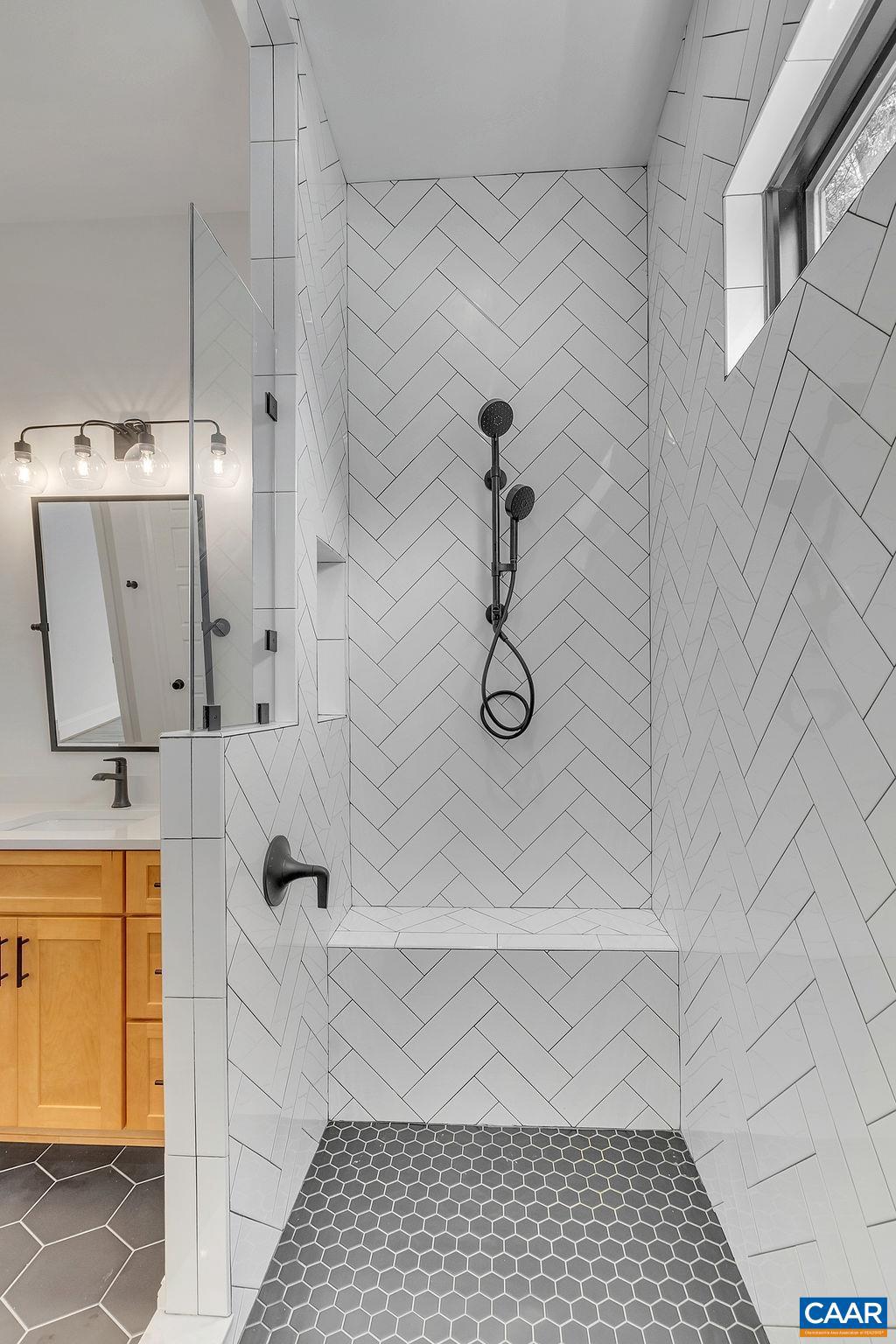 LOCHLYN HILL - Residential