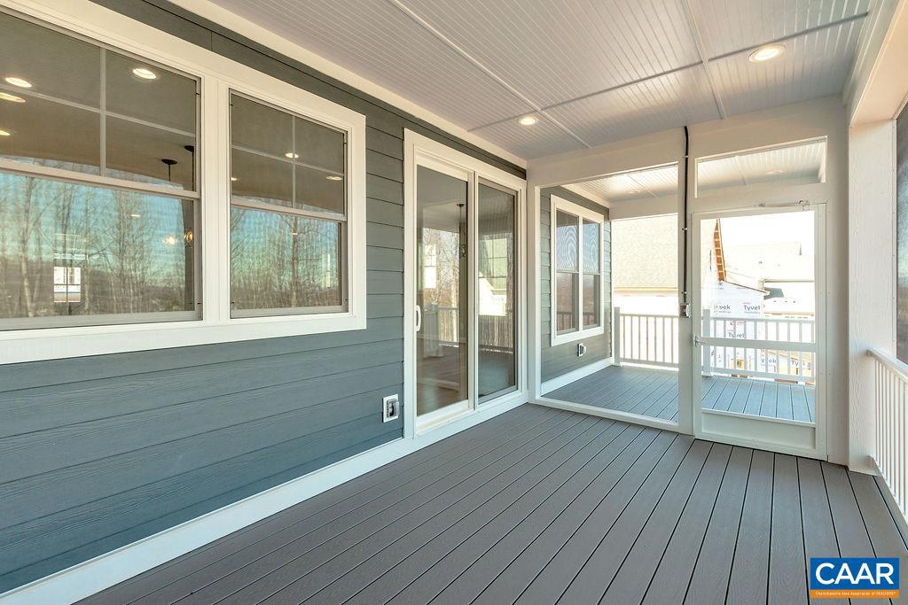 LOCHLYN HILL - Residential