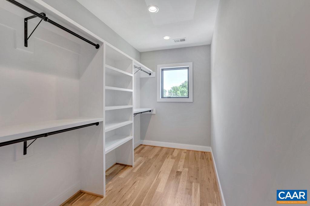 LOCHLYN HILL - Residential