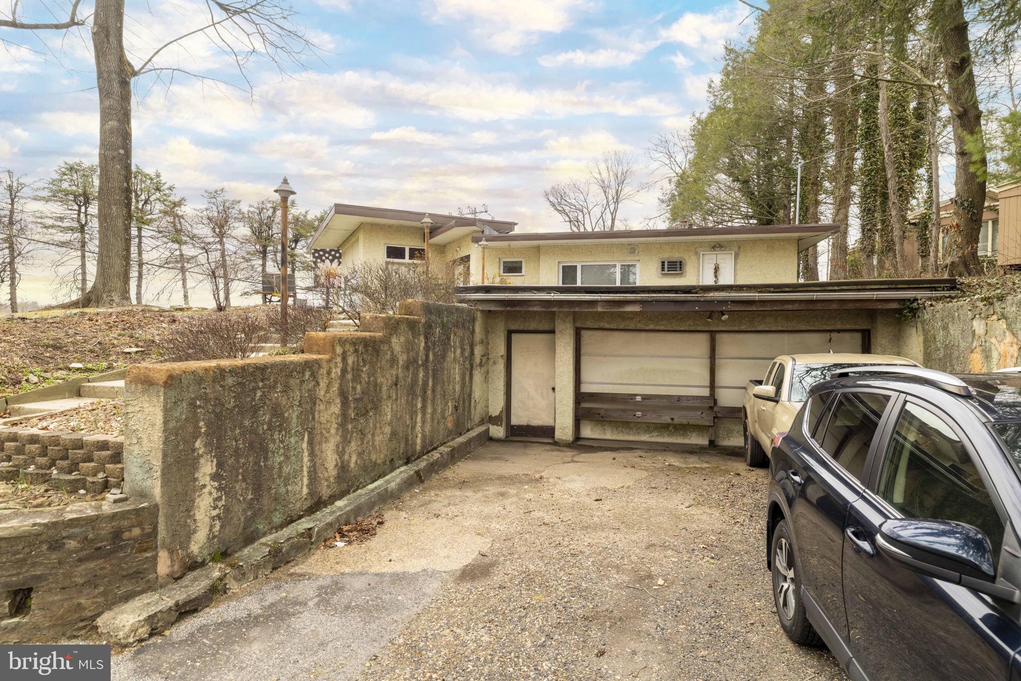 HUNTINGDON VALLEY - Residential