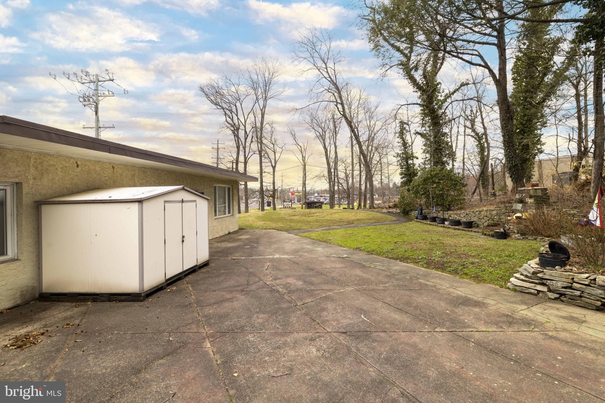 HUNTINGDON VALLEY - Residential