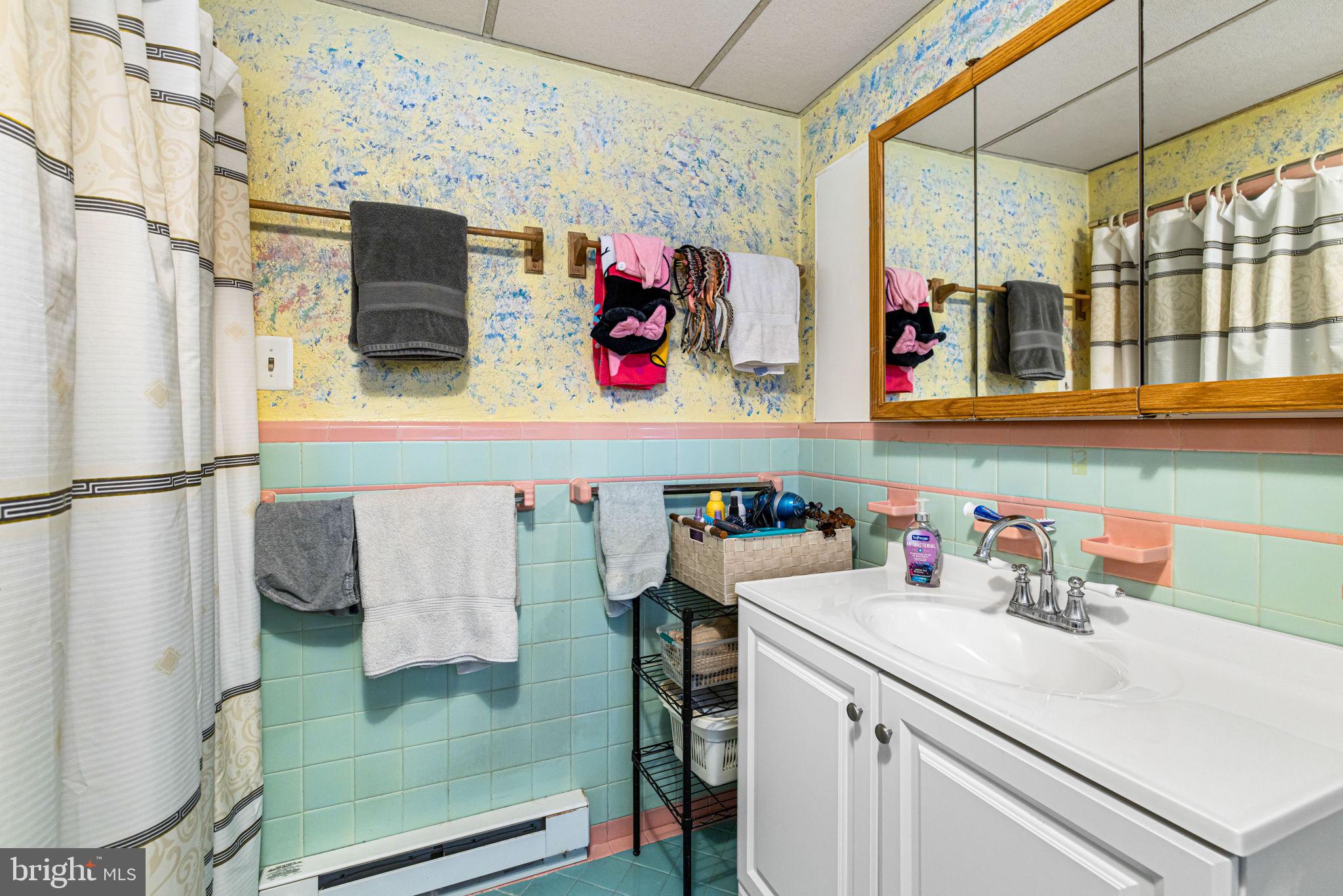 HUNTINGDON VALLEY - Residential